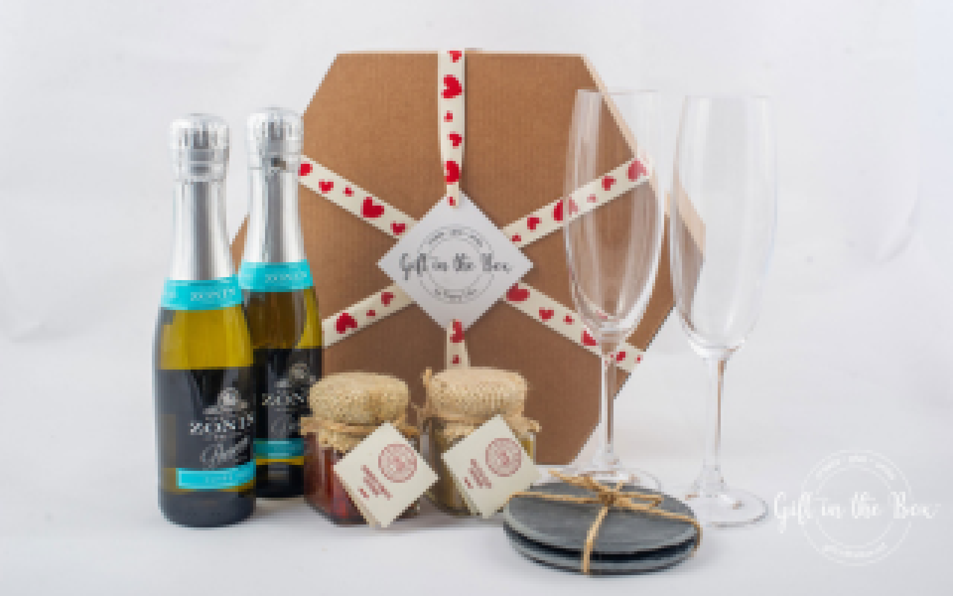 Gift in the Box Deals - Malta Shopping Discounts & Offer  on Coupon Club.mt - Get 15% off when purchasing 3 Gift Boxes
